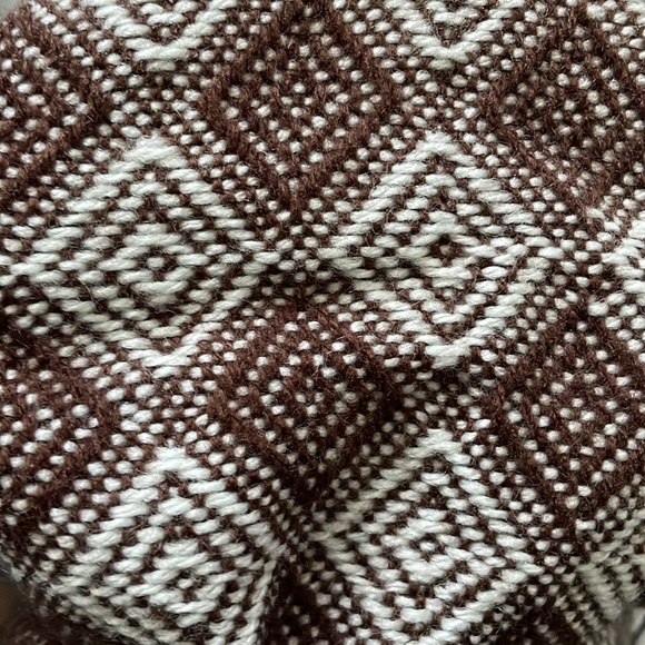 Brown and White Alpaca scarf - Picture 3 of 3